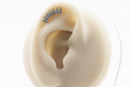 LABRET TITÂNIO R/I CLUSTER SPIKE C/ PEDRA