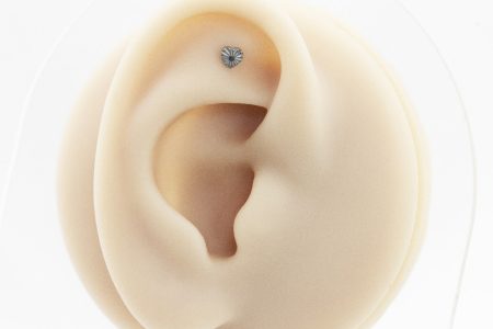 LABRET TITÂNIO R/I CORAÇÃO DIAMANTADO