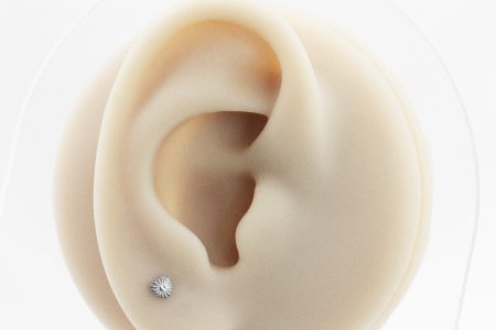 LABRET TITÂNIO R/I CORAÇÃO DIAMANTADO